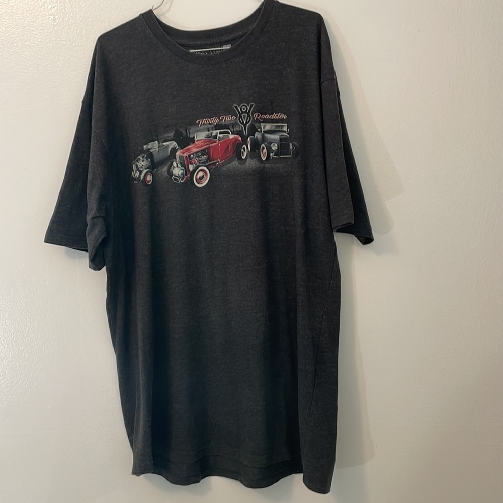 Newport Blue XL charcoal gray t shirt with thirty two 32 roadster V8 graphic